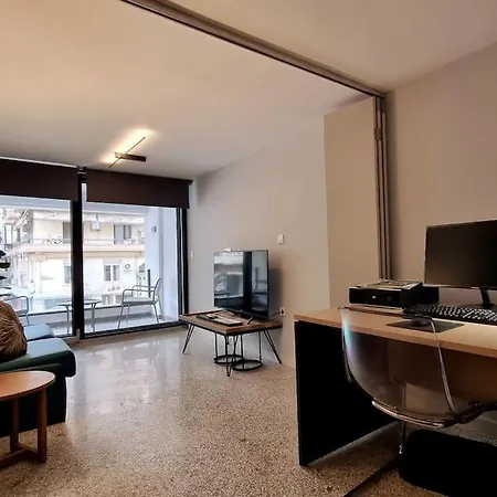 Appartement μπροστά στη πλατεία ναυαρίνου/τσιμισκη *