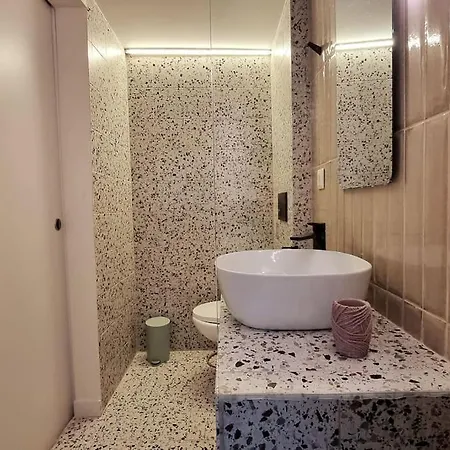 μπροστά στη πλατεία ναυαρίνου/τσιμισκη Appartement