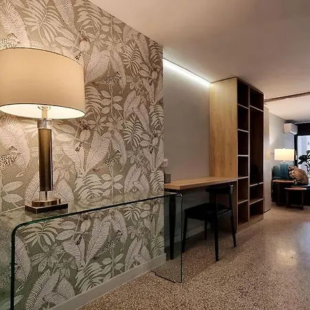 μπροστά στη πλατεία ναυαρίνου/τσιμισκη Apartment