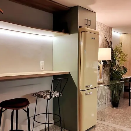 Apartament μπροστά στη πλατεία ναυαρίνου/τσιμισκη Saloniki