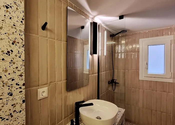 公寓 μπροστά στη πλατεία ναυαρίνου/τσιμισκη 塞萨洛尼基