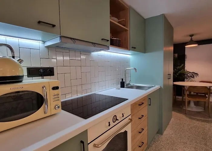 μπροστά στη πλατεία ναυαρίνου/τσιμισκη 公寓 *