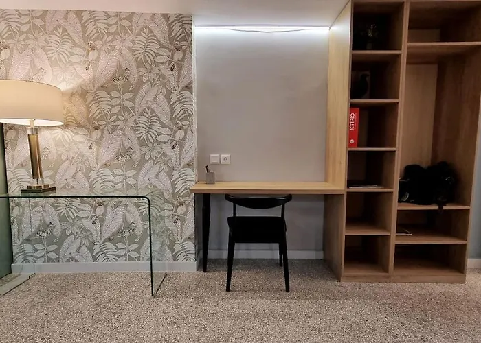 公寓 μπροστά στη πλατεία ναυαρίνου/τσιμισκη