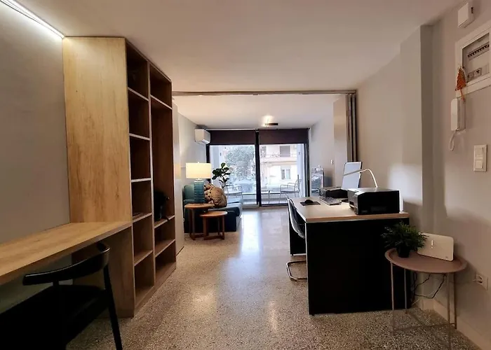 μπροστά στη πλατεία ναυαρίνου/τσιμισκη 公寓