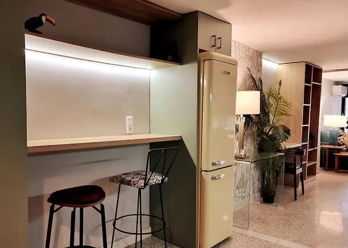 公寓 μπροστά στη πλατεία ναυαρίνου/τσιμισκη 塞萨洛尼基